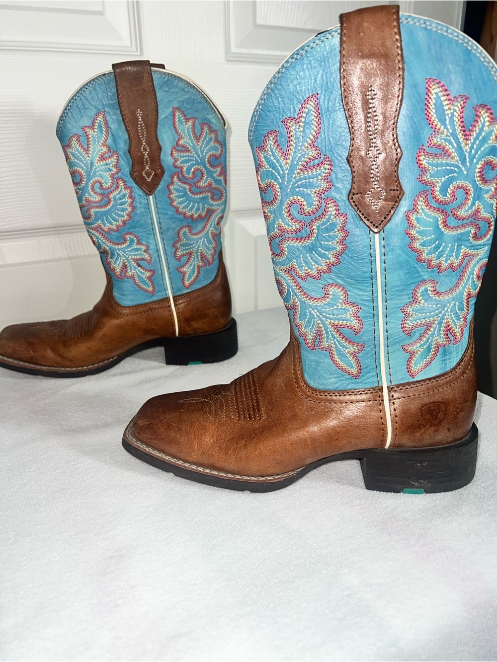 Ariat Western Embroidered Turquoise & Brown Cowgirl Boots - Women